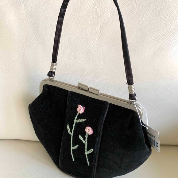 NWT - Black velvet evening clutch - Picture 2 of 3